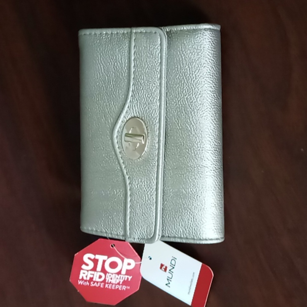 Mundi Safe Keeper Wallet Pewter Color NWT